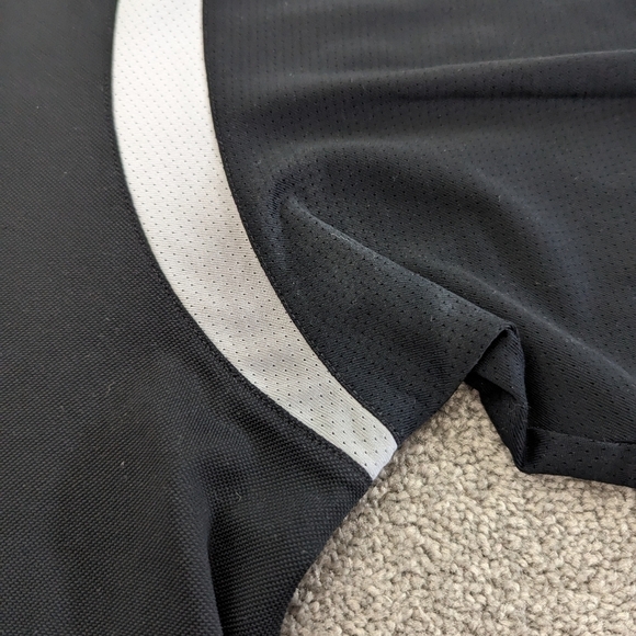 IZOD black golf Tshirt for men size Large - Picture 4 of 7